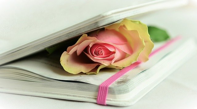 Creating Memory Books for Elderly Loved Ones